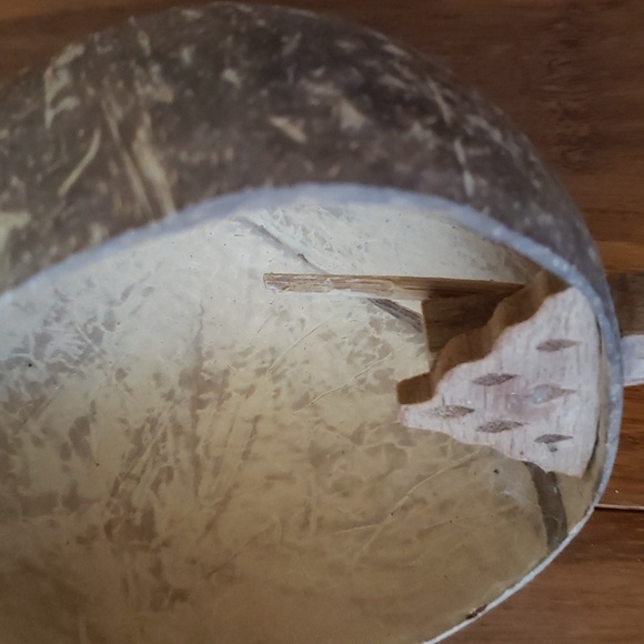 Vintage Handmade Coconut Shell dipper with carved wooden handle - Picture 4 of 7